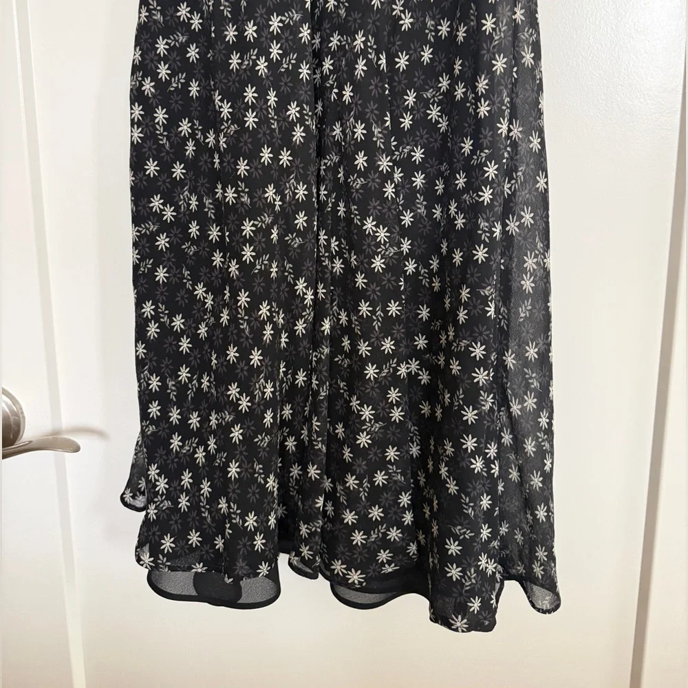 🥸SOLD🥸 Vintage y2k Express 100% Silk bias cut cap sleeve midi dress with floral - Picture 7 of 8